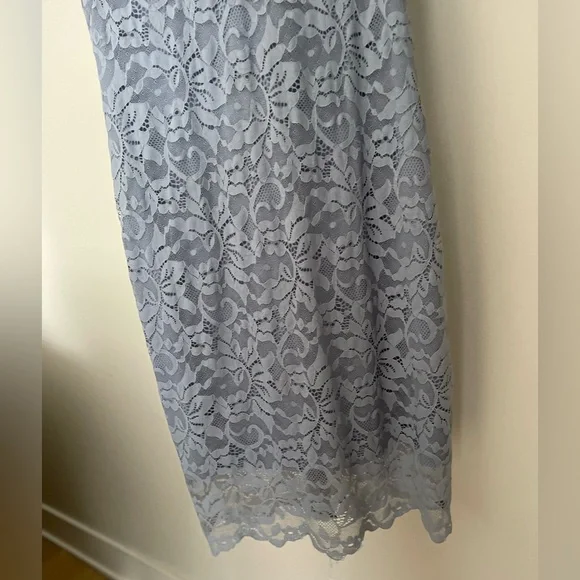 Light blue lace dress - Picture 4 of 4